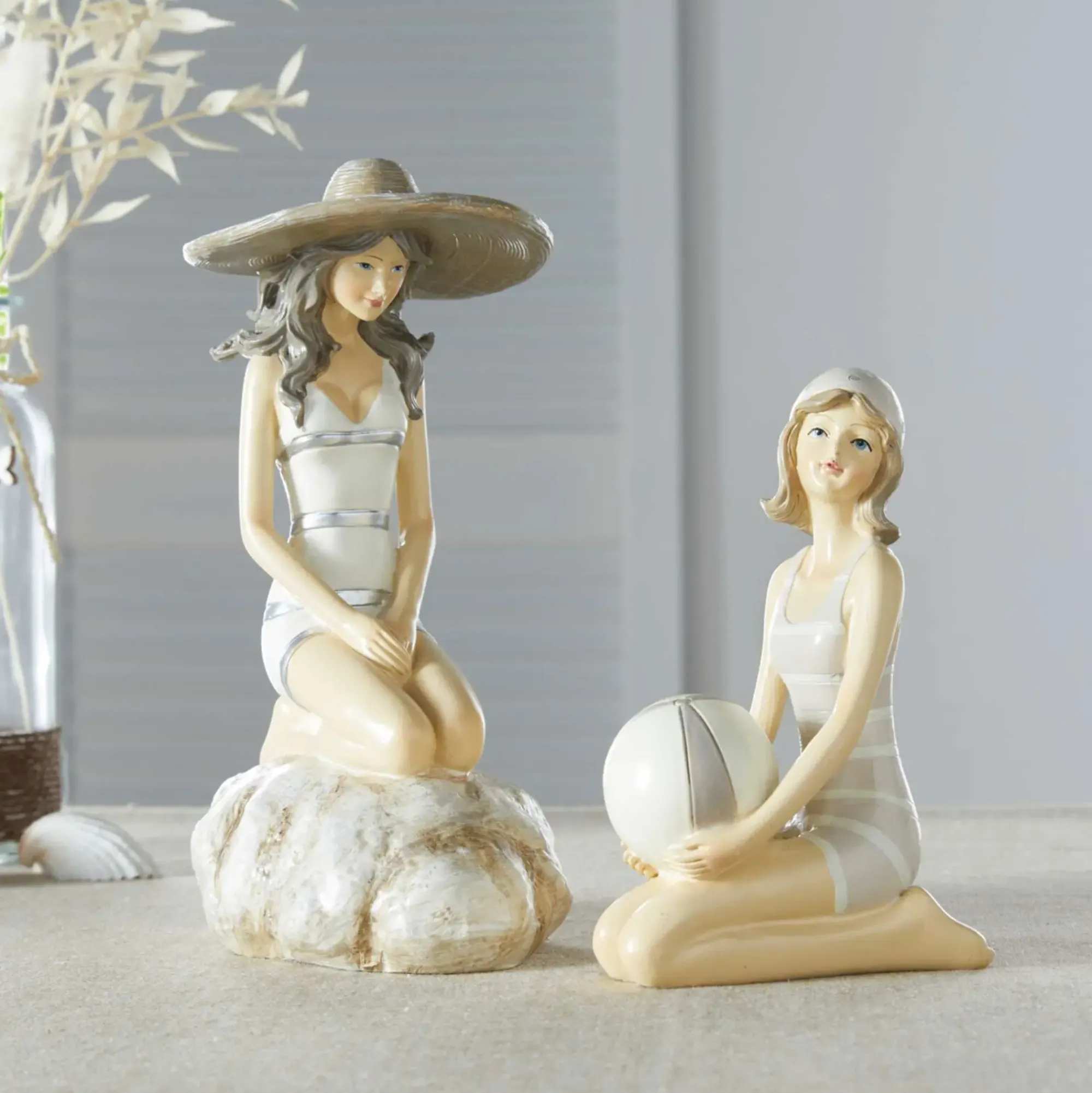 Dekofiguren|Frank Handels GmbH & Co. KG Figur "Stranddame auf Fels"