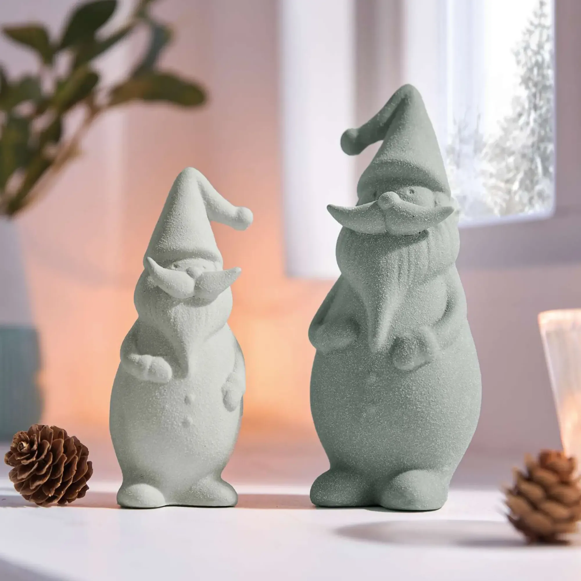 Weihnachtliche Dekofiguren|Weihnachtsmänner|Frank Handels GmbH & Co. KG Santa "Green", 2er Set