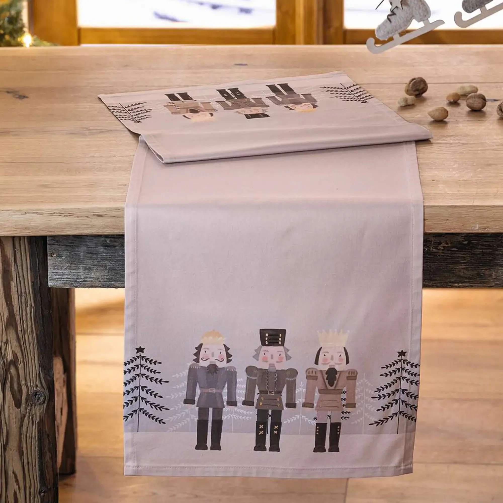 Weihnachtliche Tischwäsche|Frank Handels GmbH & Co. KG Tischläufer "Nussknacker"